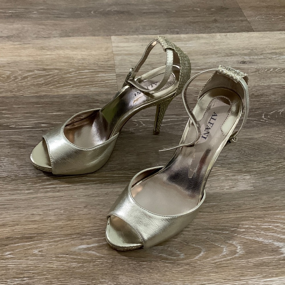 Alfani-Lyla Evening Platform Sandals EUC - Picture 4 of 10